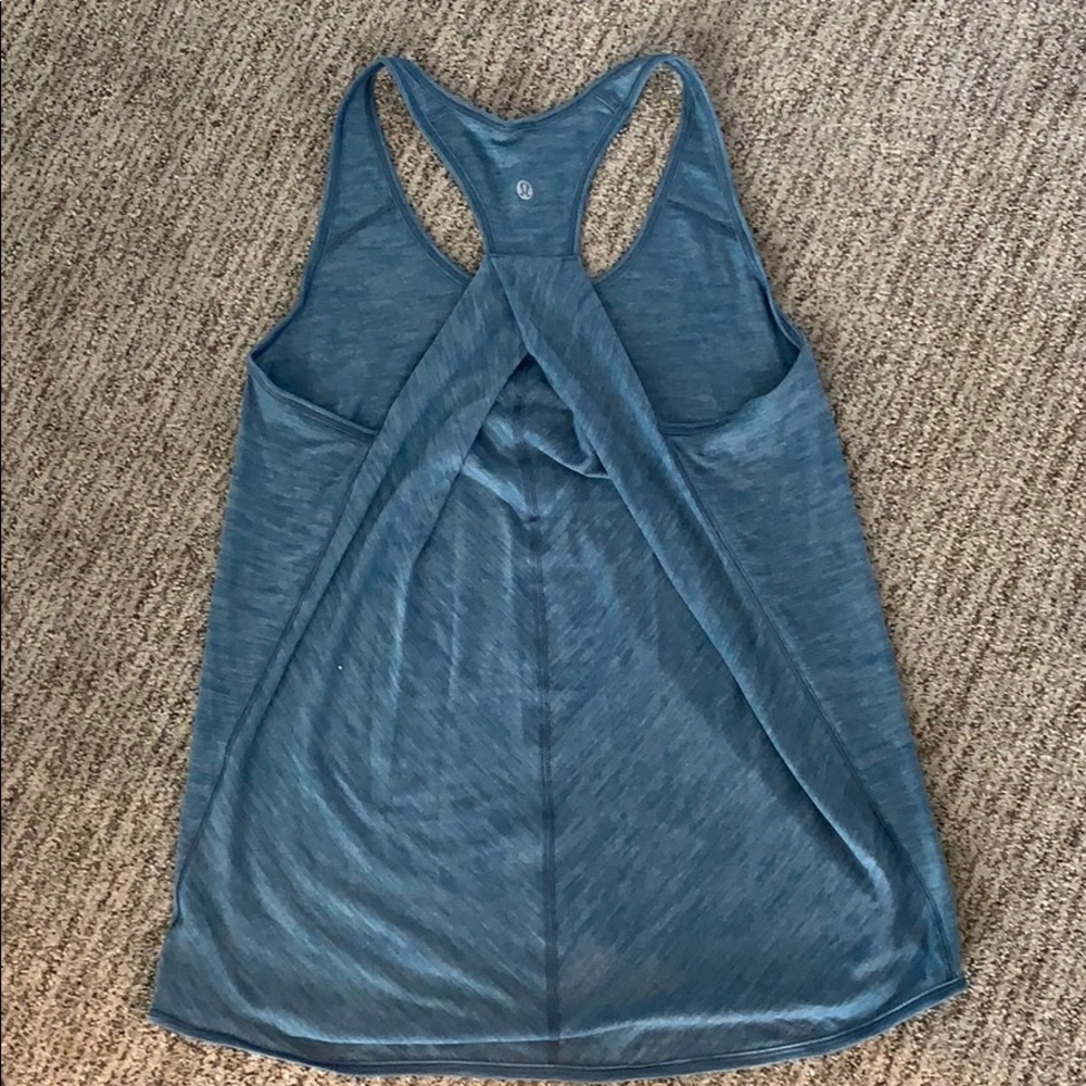 Lululemon tank - never worn, size 6